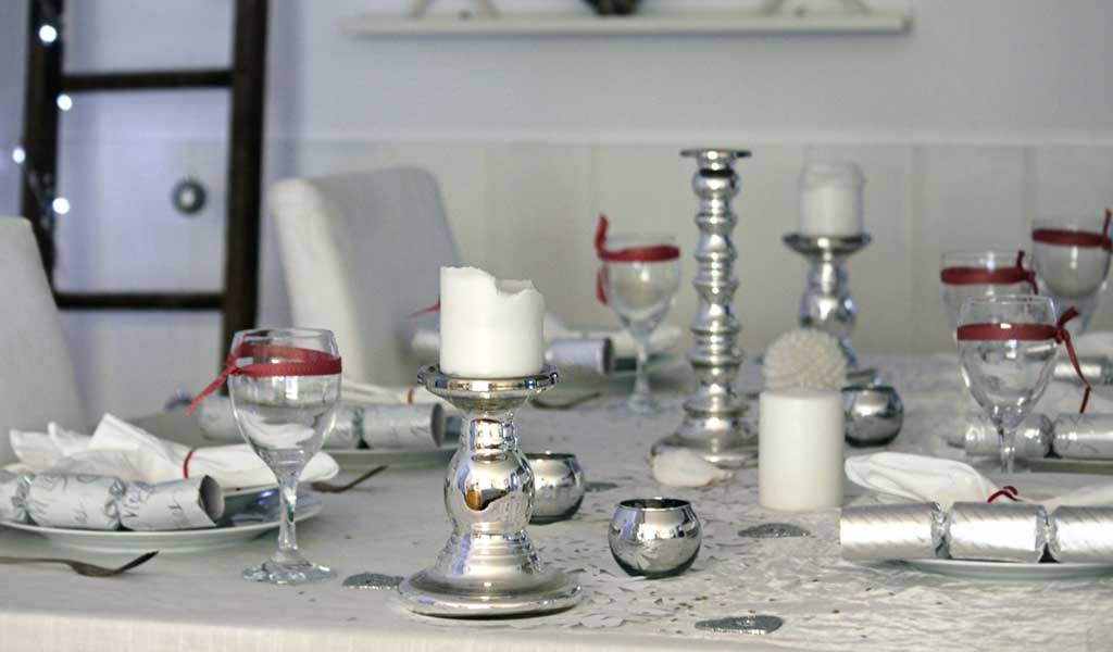 Holiday Tablescape from Beach Cottage Beach-Cottage-Holiday-Tablescape
